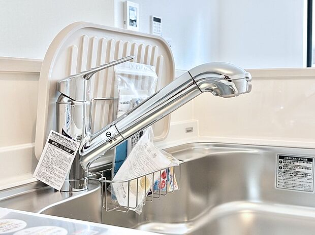 【その他設備(浄水器)】いつでも清潔なおいしいお水を。一つの水栓で水道水と浄水を使い分け。