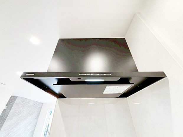 【その他設備(レンジフード)】基本的なお手入れはフィルターのみ!お手入れのしやすさも魅力です。