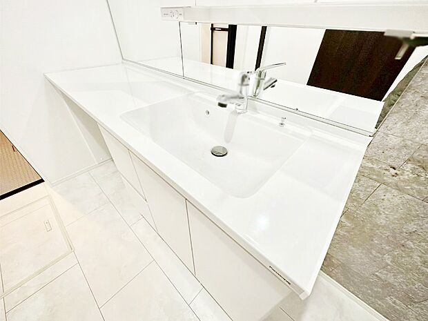 【その他設備(ハンドシャワー水栓)】ハンドシャワー付き!使いやすい洗面台。