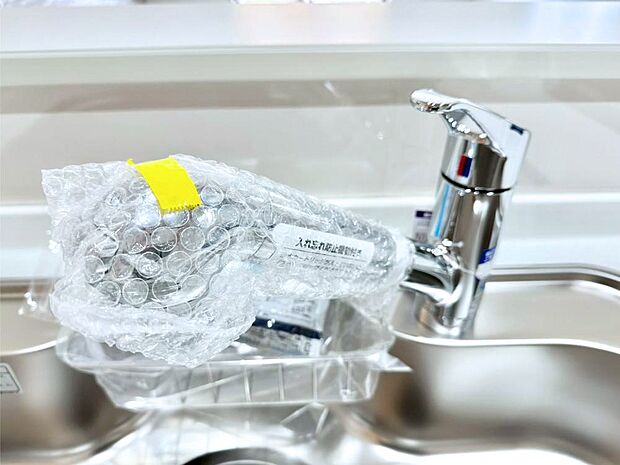 【その他設備(浄水器)】いつでも清潔なおいしいお水を。一つの水栓で水道水と浄水を使い分け。