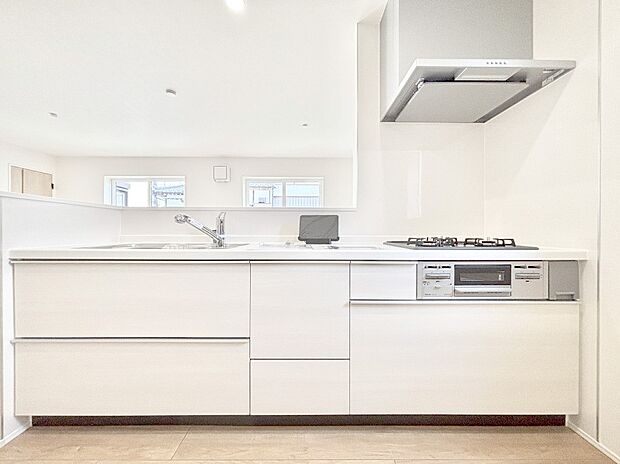 【キッチン】毎日使うキッチンだから、使いやすさ&お手入れのしやすさにこだわりました。