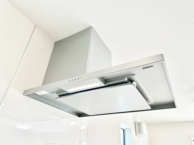 【その他設備(レンジフード)】基本的なお手入れはフィルターのみ！お手入れのしやすさも魅力です。