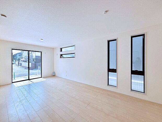 【ダイニング】ご家族が自然と集まり、賑やかな笑い声で包まれる憩いの空間になりそうですね!