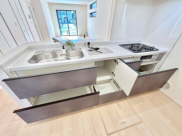 【その他設備(スライド収納)】使いやすさを優先したスライド式収納タイプ!