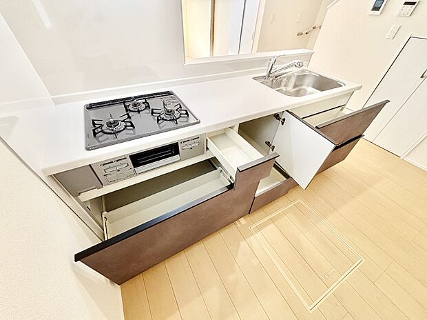 【その他設備(スライド収納)】使いやすさを優先したスライド式収納タイプ！