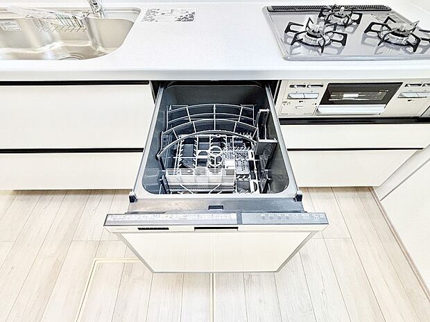 【その他設備(食洗機)】面倒なお片づけは食洗機にお任せ!家事の負担が減って、時間にも気持ちにもゆとりができます。