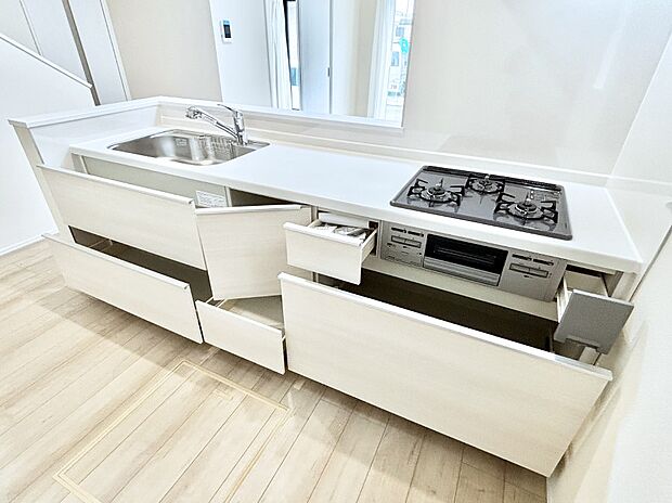 【その他設備(スライド収納)】使いやすさを優先したスライド式収納タイプ!