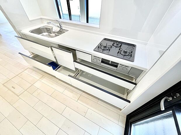 【その他設備(スライド収納)】使いやすさを優先したスライド式収納タイプ!