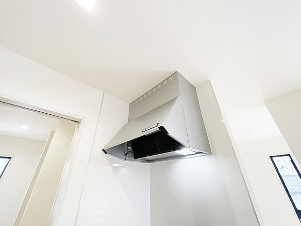 【その他設備(レンジフード)】基本的なお手入れはフィルターのみ！お手入れのしやすさも魅力です。