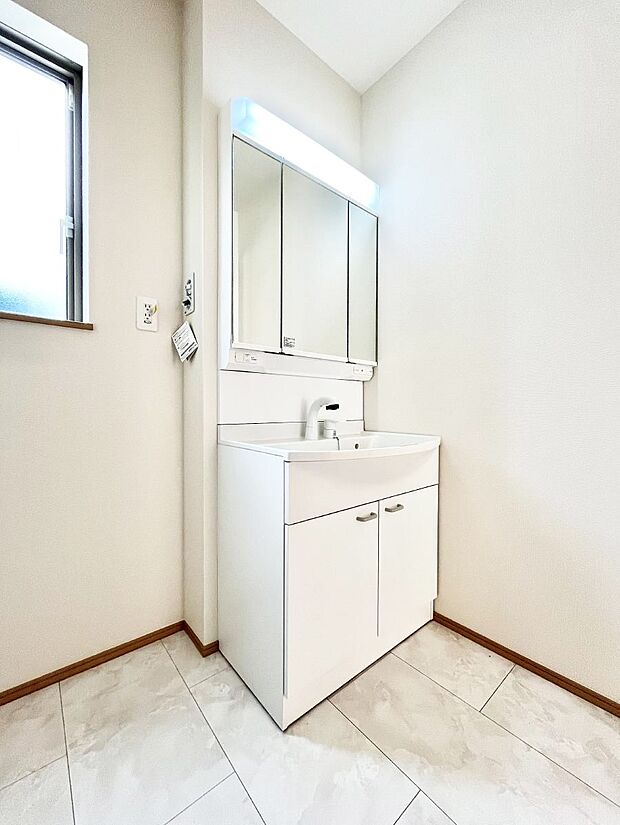 【洗面台・洗面所】収納力と機能性に優れた洗面化粧台