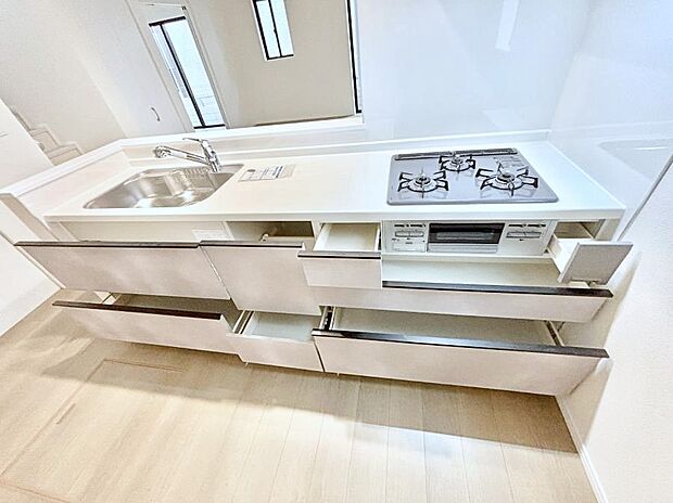 【その他設備(スライド収納)】使いやすさを優先したスライド式収納タイプ!