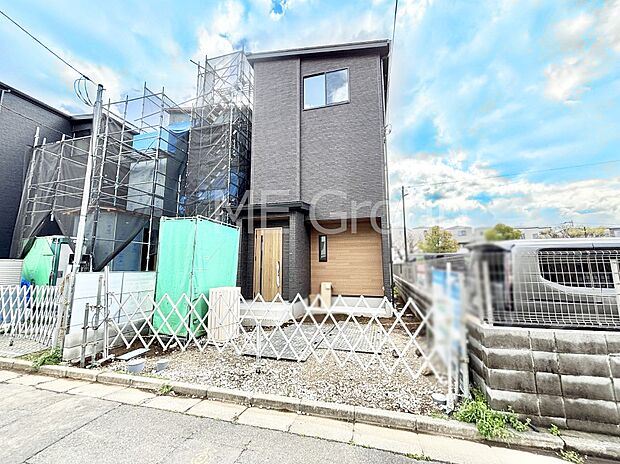 【現地外観写真】たっぷりの陽光と心地よい風が舞い込む住まい
