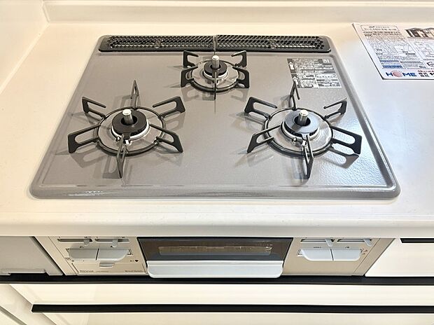 【その他設備(3口コンロ)】三口ガスコンロでお料理が一気にはかどりそう