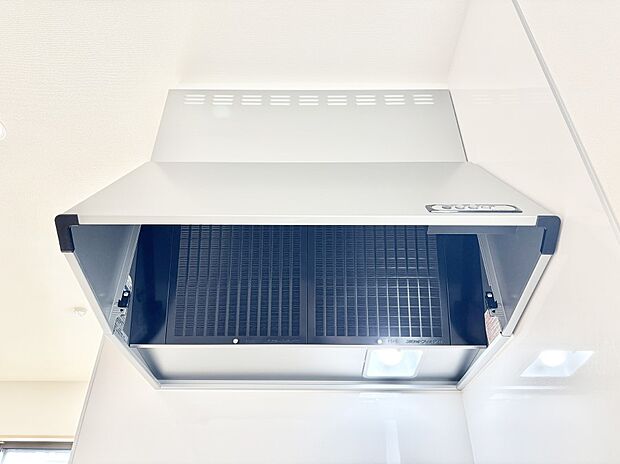 【その他設備(レンジフード)】基本的なお手入れはフィルターのみ！お手入れのしやすさも魅力です。