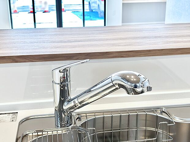 【その他設備(浄水器)】いつでも清潔なおいしいお水を。一つの水栓で水道水と浄水を使い分け。