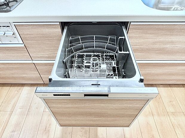 【その他設備(食洗機)】面倒なお片づけは食洗機にお任せ！家事の負担が減って、時間にも気持ちにもゆとりができます。