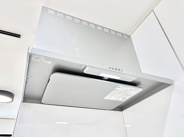 【その他設備(レンジフード)】基本的なお手入れはフィルターのみ!お手入れのしやすさも魅力です。