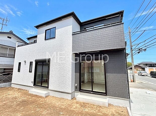 【現地外観写真】たっぷりの陽光と心地よい風が舞い込む住まい