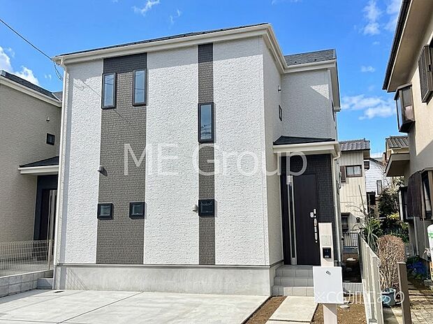 【現地外観写真】たっぷりの陽光と心地よい風が舞い込む住まい