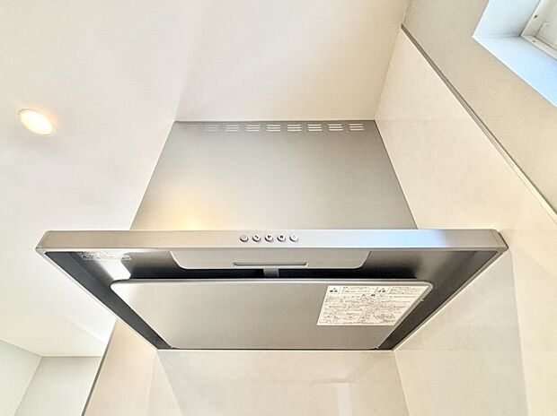 【その他設備(レンジフード)】基本的なお手入れはフィルターのみ！お手入れのしやすさも魅力です。