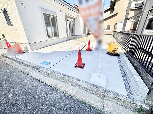 【駐車場】目の前が駐車場だと雨の日も大量にお買い物をした時も便利ですね
