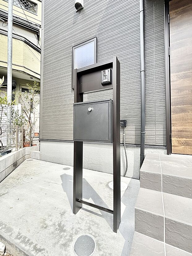 【その他現地】表札・インターホン・ポストをひとつに集約