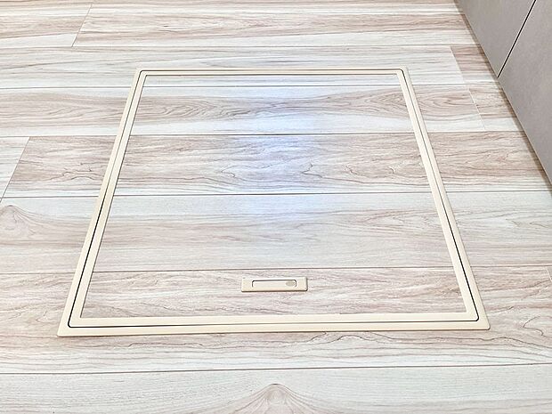 【その他設備(床下収納)】床下収納付き！日用品・非常用品の収納にも大活躍。