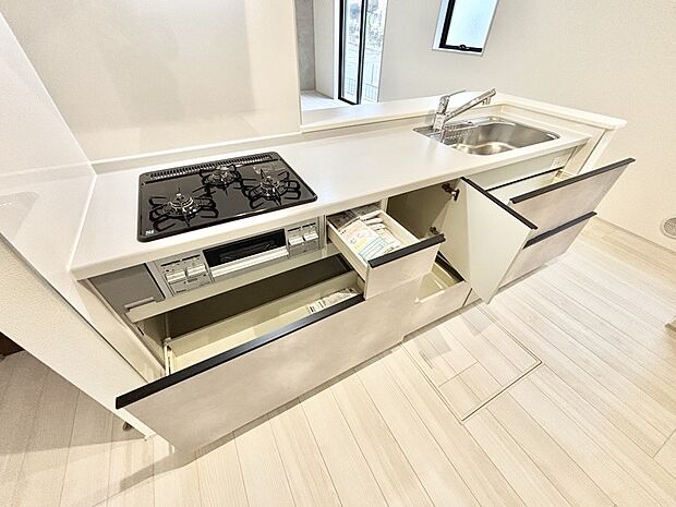 【その他設備(スライド収納)】使いやすさを優先したスライド式収納タイプ!