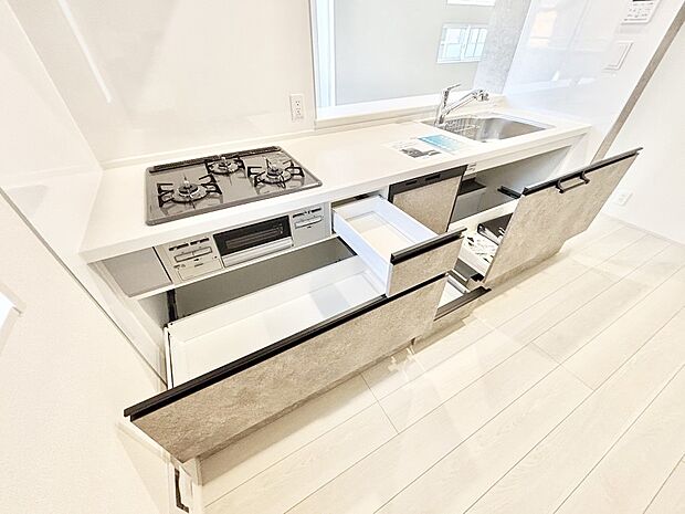 【その他設備(スライド収納)】使いやすさを優先したスライド式収納タイプ！