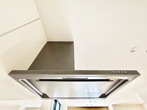 【その他設備(レンジフード)】基本的なお手入れはフィルターのみ！お手入れのしやすさも魅力です。