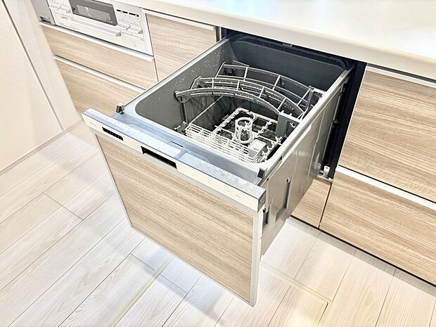 【その他設備(食洗機)】面倒なお片づけは食洗機にお任せ!家事の負担が減って、時間にも気持ちにもゆとりができます。