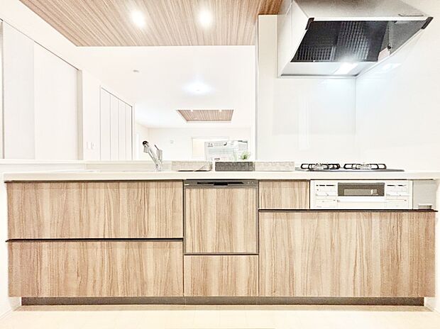 【キッチン】食洗機・浄水器・３口コンロなどデザイン性も機能性も兼ね備えたシステムキッチン！