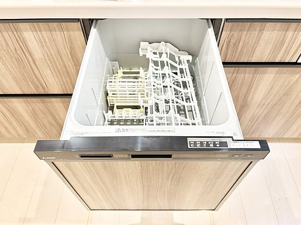 【その他設備(食洗機)】面倒な片づけは食洗機にお任せ！家事の負担が減って心と時間にゆとりができます。