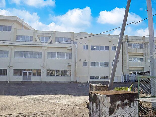 所沢市立三ヶ島中学校(約2,120m・徒歩27分)