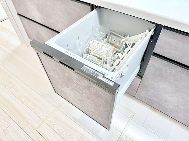 【その他設備(食洗機)】面倒なお片づけは食洗機にお任せ!家事の負担が減って、時間にも気持ちにもゆとりができます。