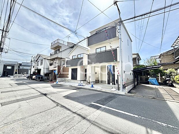 【前面道路含む現地写真】堂々完成!! ここから始まる新生活を応援いたします!