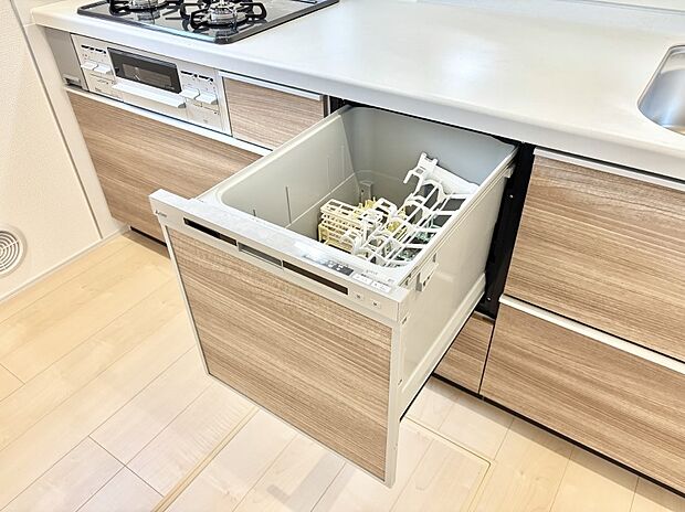 【その他設備(食洗機)】面倒なお片づけは食洗機にお任せ！家事の負担が減って、時間にも気持ちにもゆとりができます。