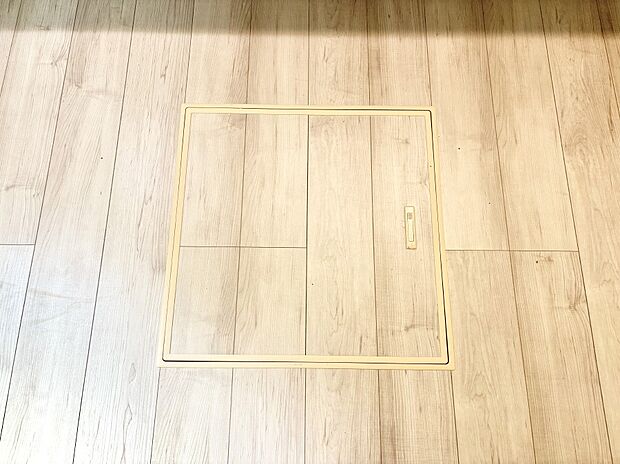 【その他設備(床下収納)】床下収納付き！日用品・非常用品の収納にも大活躍。