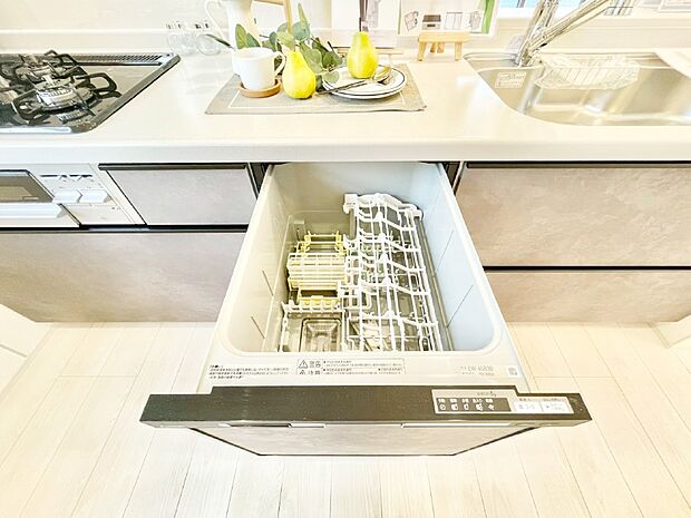 【その他設備(食洗機)】面倒なお片づけは食洗機にお任せ！家事の負担が減って、時間にも気持ちにもゆとりができます。