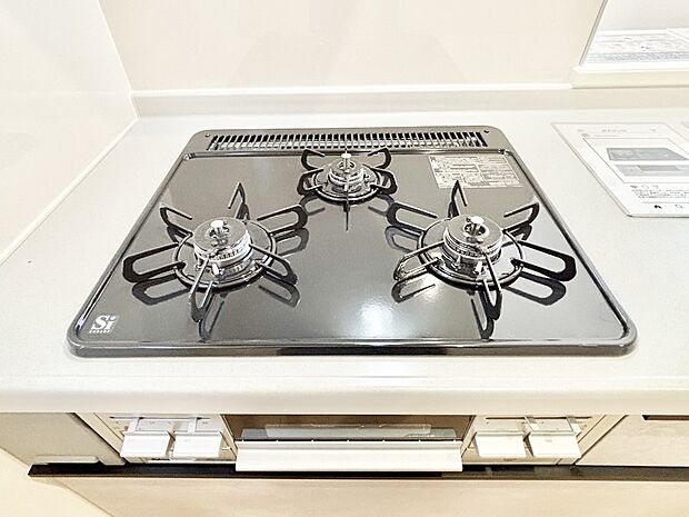 【その他設備(ガスコンロ)】三口ガスコンロでお料理が一気にはかどりそう  