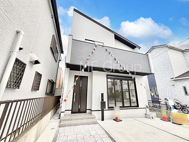 【現地外観写真】たっぷりの陽光と心地よい風が舞い込む住まい