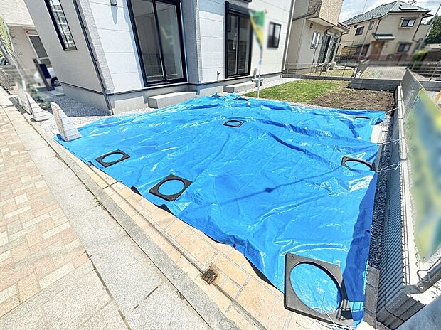 【駐車場】溢れる陽光でご家族の笑顔も輝く