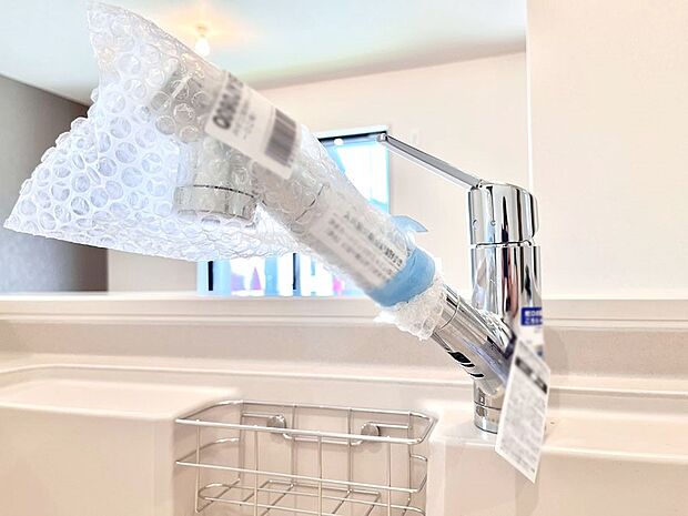 【その他設備(浄水器)】いつでも清潔なおいしいお水を。一つの水栓で水道水と浄水を使い分け。