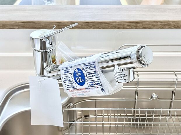 【その他設備(浄水器)】いつでも清潔なおいしいお水を。一つの水栓で水道水と浄水を使い分け。