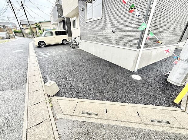 【駐車場】目の前が駐車場だと雨の日も大量にお買い物をした時も便利ですね