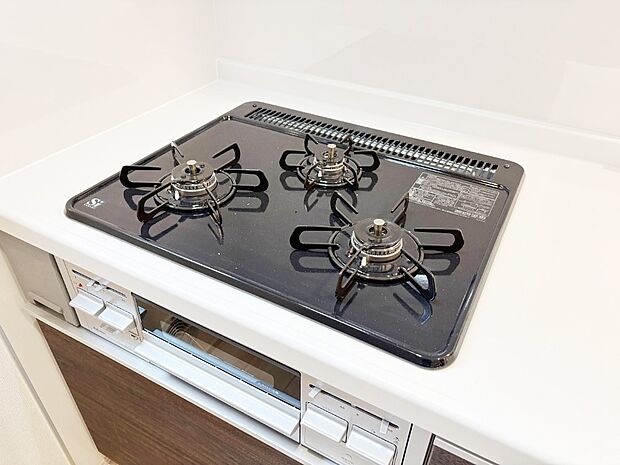 【その他設備(ガスコンロ)】三口ガスコンロでお料理が一気にはかどりそう  