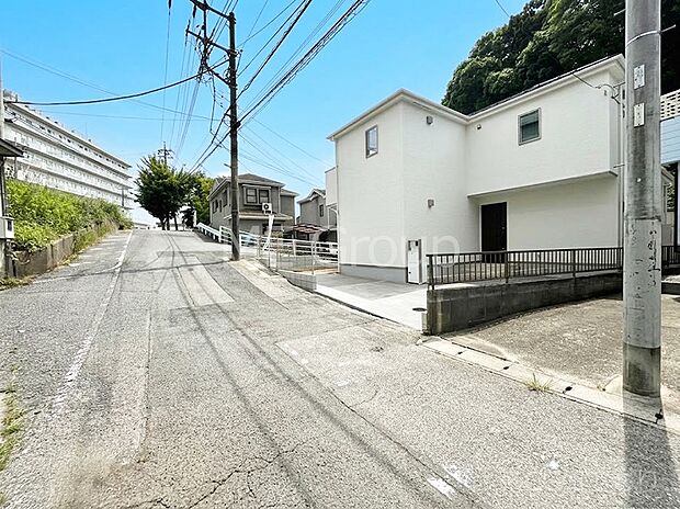 【前面道路含む現地写真】ここから始まる新生活を応援いたします