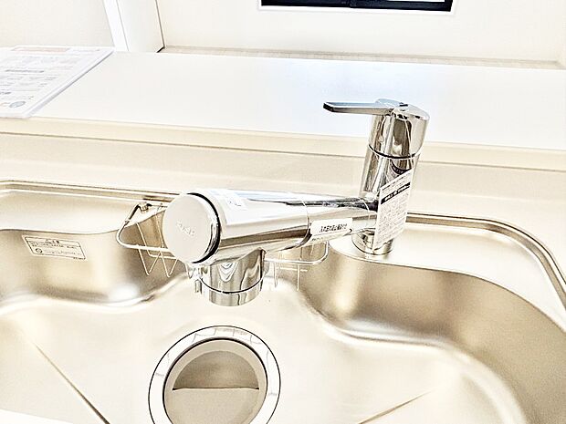 【その他設備(蛇口一体型浄水器)】いつでも清潔なおいしいお水を。一つの水栓で水道水と浄水を使い分け。
