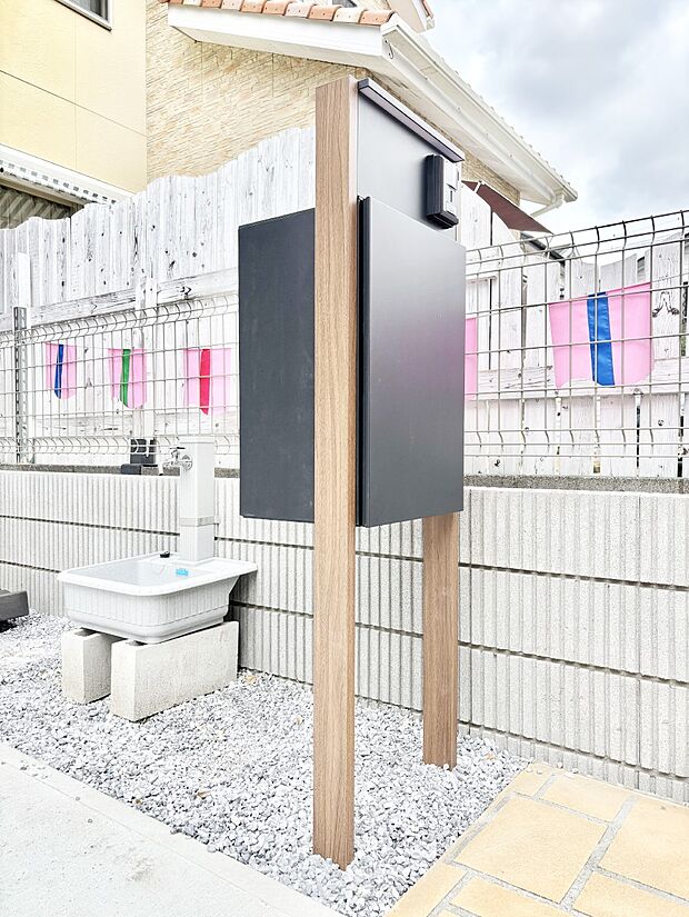 【その他現地】留守時の荷物の受け取りに便利な宅配ボックス