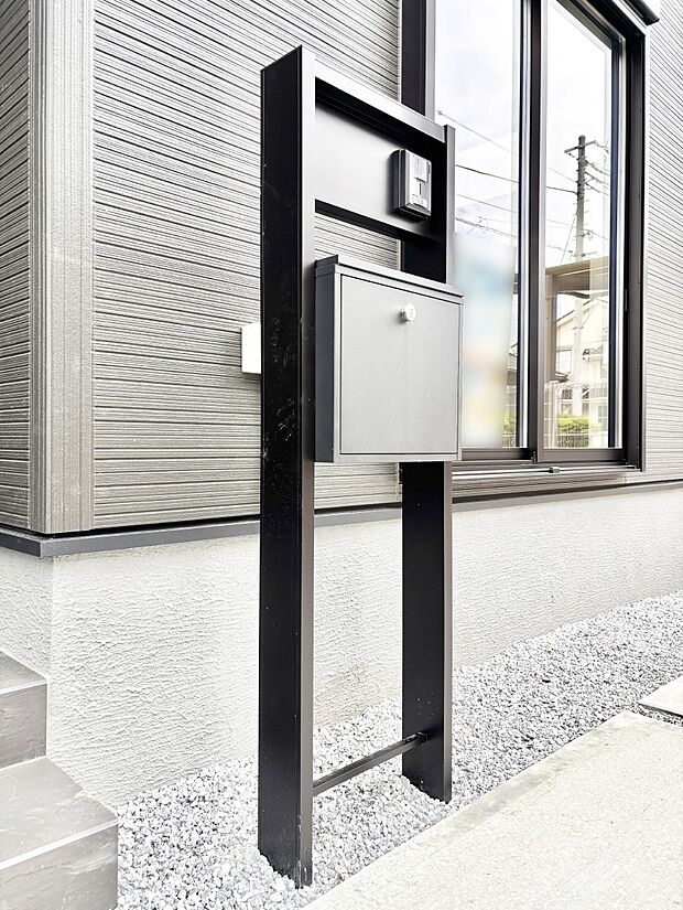 【その他現地】表札・インターホン・ポストをひとつに集約